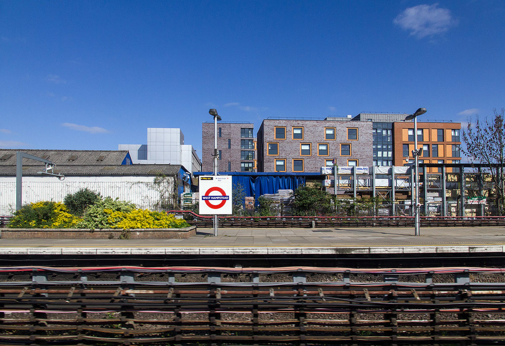 CHECK CREDIT WEST HAMPSTEAD TUBE 3930612_b96325ac_1024x1024