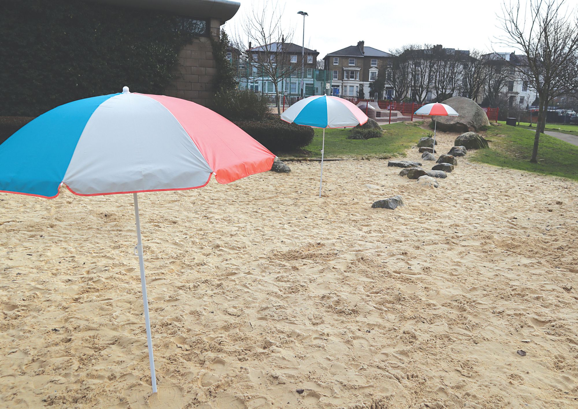 Psychologist: Why sandpits are so vital for children sandpit (1)