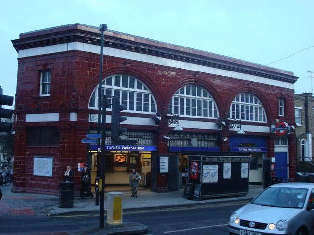 CREDIT STACEY HARRIS Tufnell Park tube1638636_0e3e8078