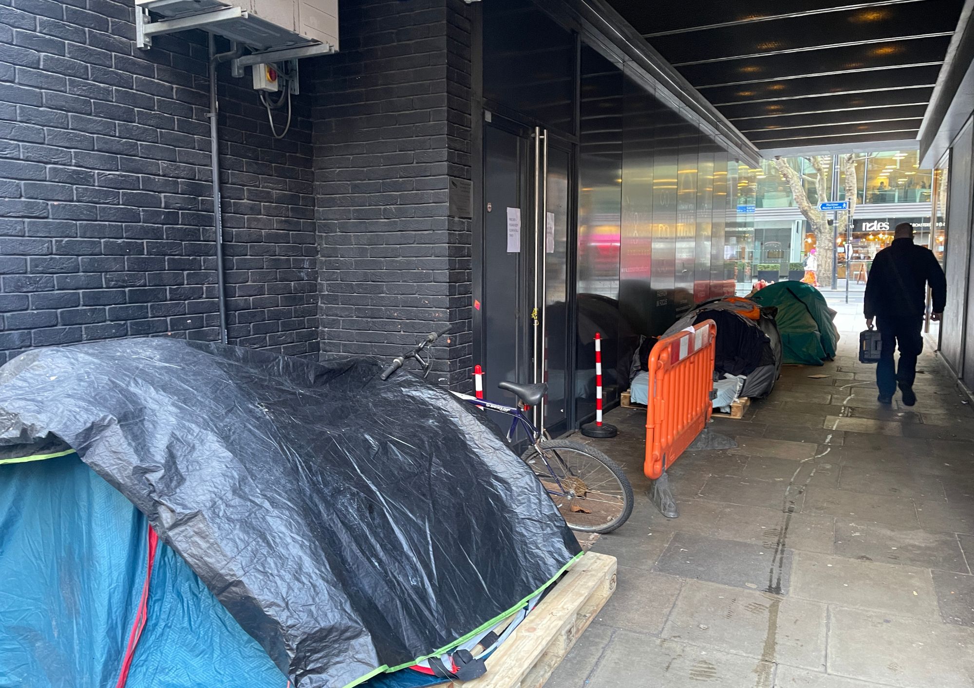 rough sleeper tents (2)