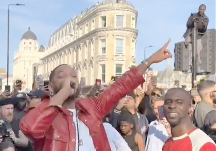 Boom boom, shake King’s X! Will Smith joins DJ for live rap Will Smith in King's Cross