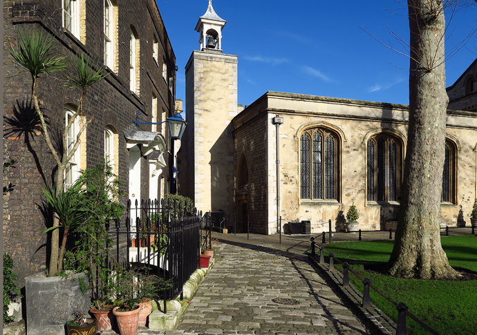 Tower_of_London_Chapel_of_St_Peter_ad_Vincula_By Michael Coppins - CC BY-SA 4.0