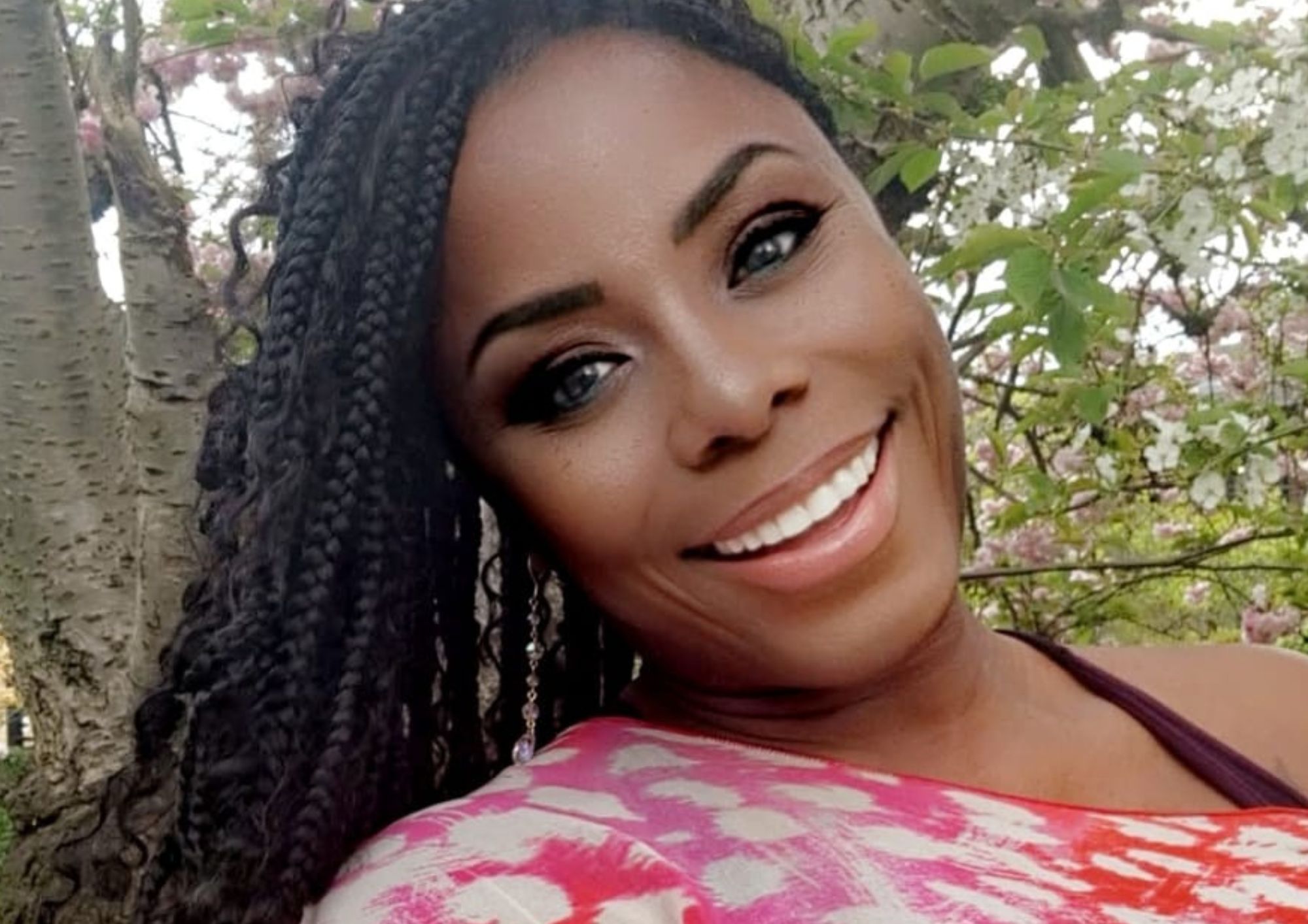 Cancer survivor Sun thinks pink to support charity that helped save her life sun (2)