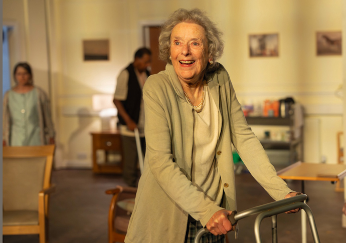 Review: Care, at Young Vic Theatre Linda Bassett and Ann Mitchell in CARE at the Young Vic (credit Johan Persson)