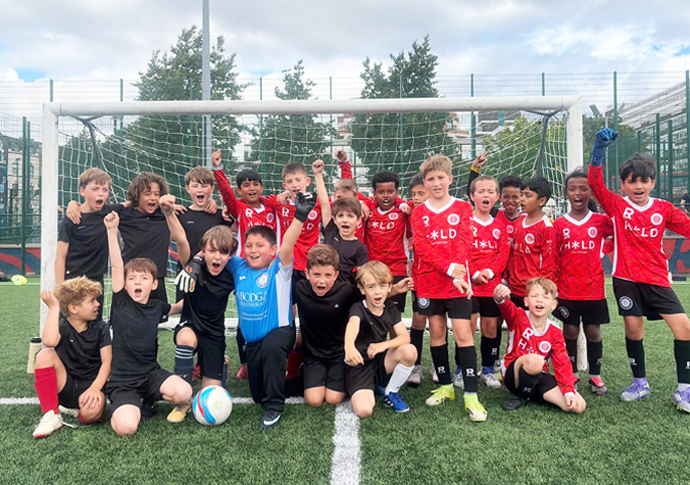 Gripped by World Cup fever! Pro Touch SA Canada Blanch