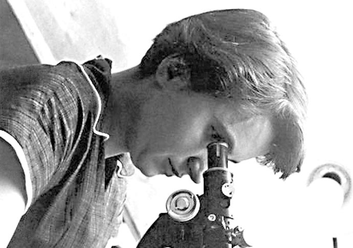 From Curie to Cavendish: women under the microscope Dr Rosalind Franklin