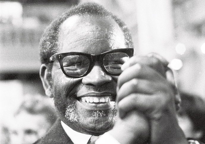 OlivierTambo1983_credit Rob C. Croes (ANEFO)